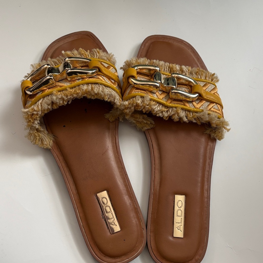 Aldo Mustard Yellow Faux-Shearling Chain-Trim Slide Sandals